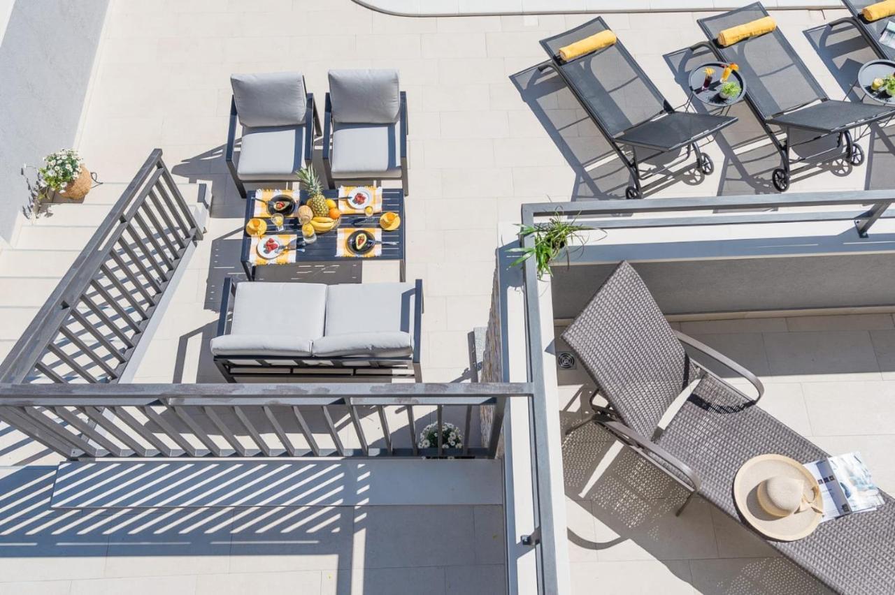 Villa Seaview With Pool - Apartment Yellow Trogir Exteriér fotografie