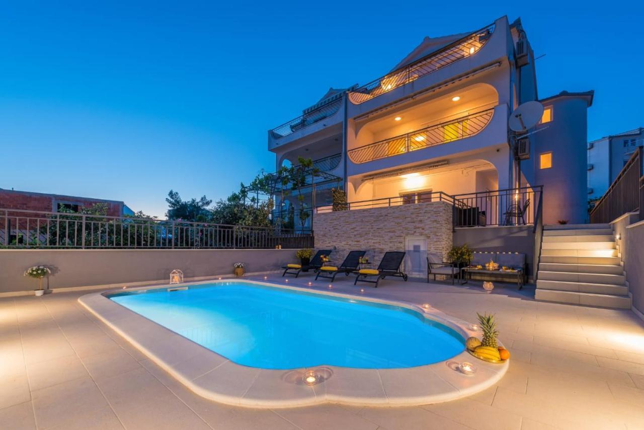 Villa Seaview With Pool - Apartment Yellow Trogir Exteriér fotografie